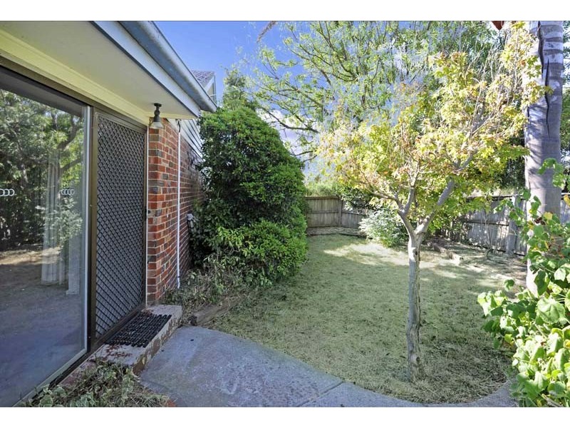 18 Leonard Crescent, Bundoora VIC 3083