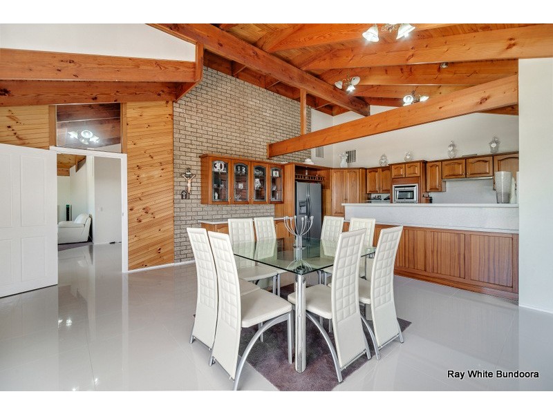 2 Homestead Place, Mill Park VIC 3082