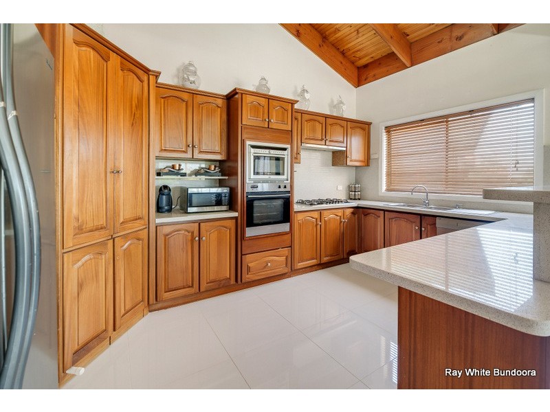 2 Homestead Place, Mill Park VIC 3082