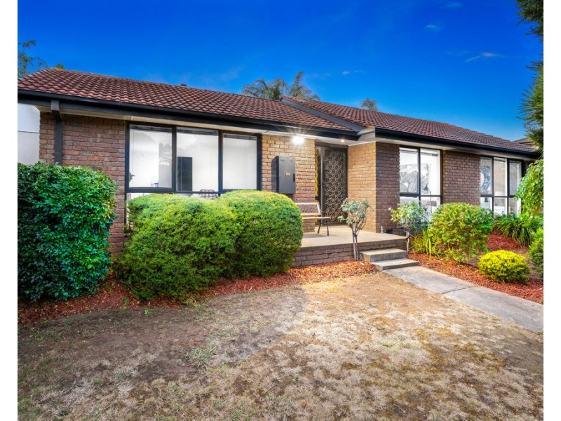 11 Eaglet Court, Mill Park VIC 3082