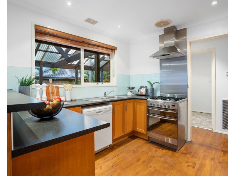 11 Eaglet Court, Mill Park VIC 3082