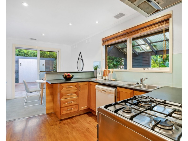 11 Eaglet Court, Mill Park VIC 3082
