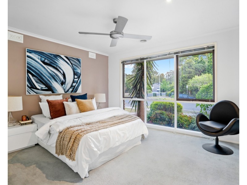 11 Eaglet Court, Mill Park VIC 3082