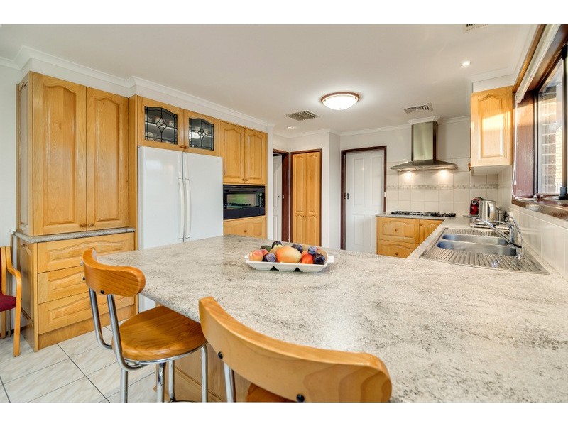 17 Karingal Way, Thomastown VIC 3074