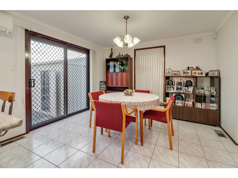 17 Karingal Way, Thomastown VIC 3074