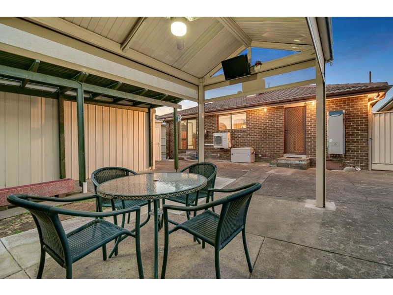 17 Karingal Way, Thomastown VIC 3074