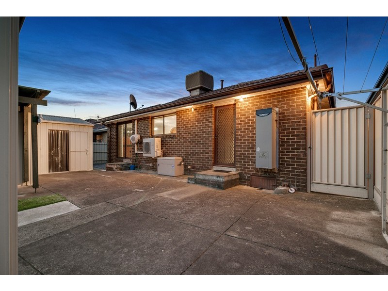 17 Karingal Way, Thomastown VIC 3074
