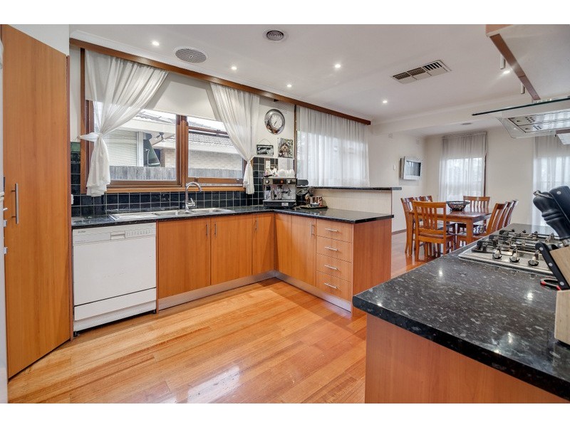 14 Oxford Drive, Bundoora VIC 3083