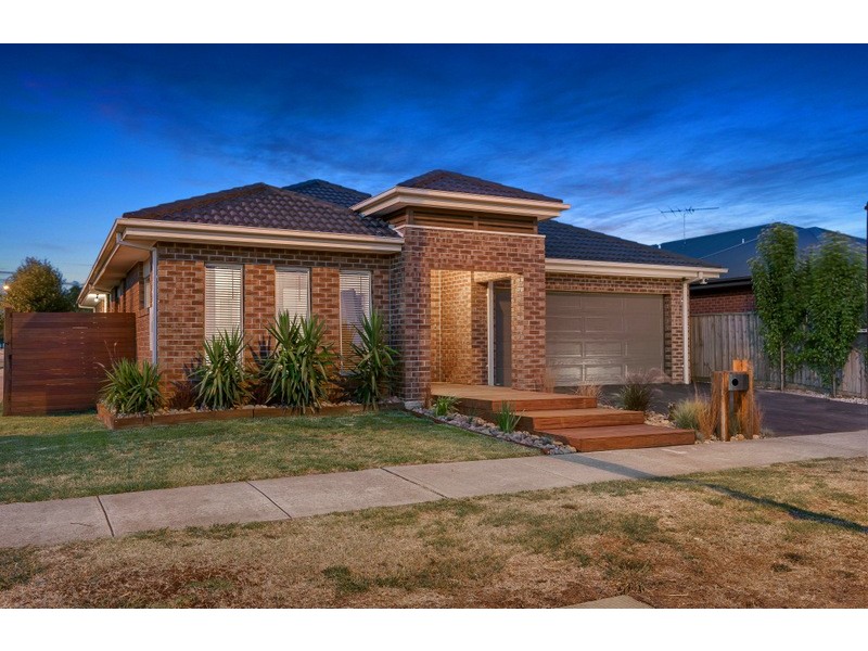22 Mandalong Crescent, Doreen VIC 3754