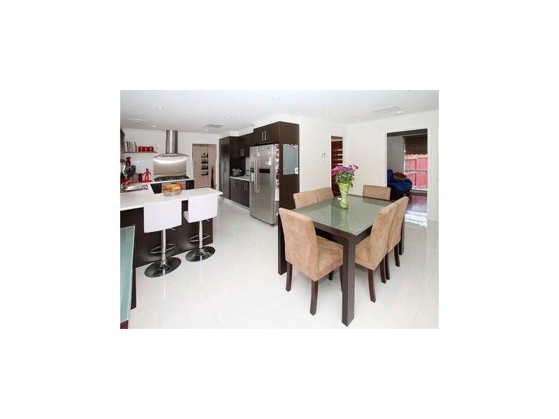 81 Buckmaster Drive, Mill Park VIC 3082