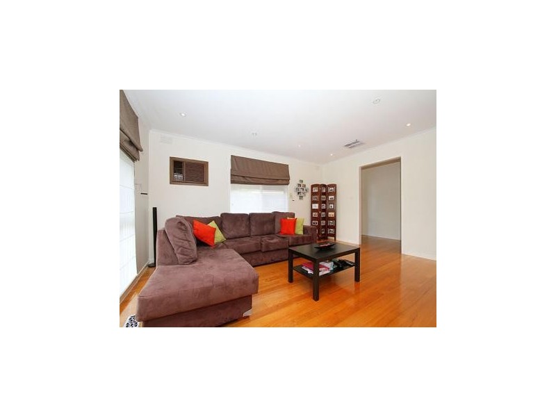 81 Buckmaster Drive, Mill Park VIC 3082