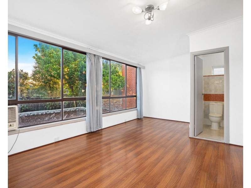 19 Scott Grove, Kingsbury VIC 3083