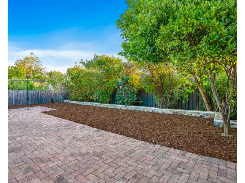 19 Scott Grove, Kingsbury VIC 3083