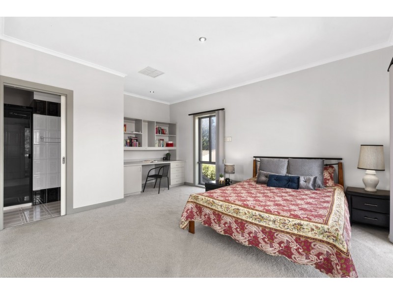 9 Nathan Court, Bundoora VIC 3083