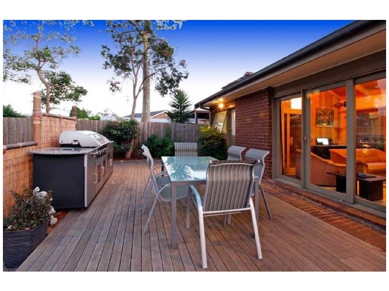 30 Chaucer Crescent, Bundoora VIC 3083