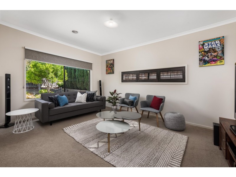 24 Cairn Drive, South Morang VIC 3752