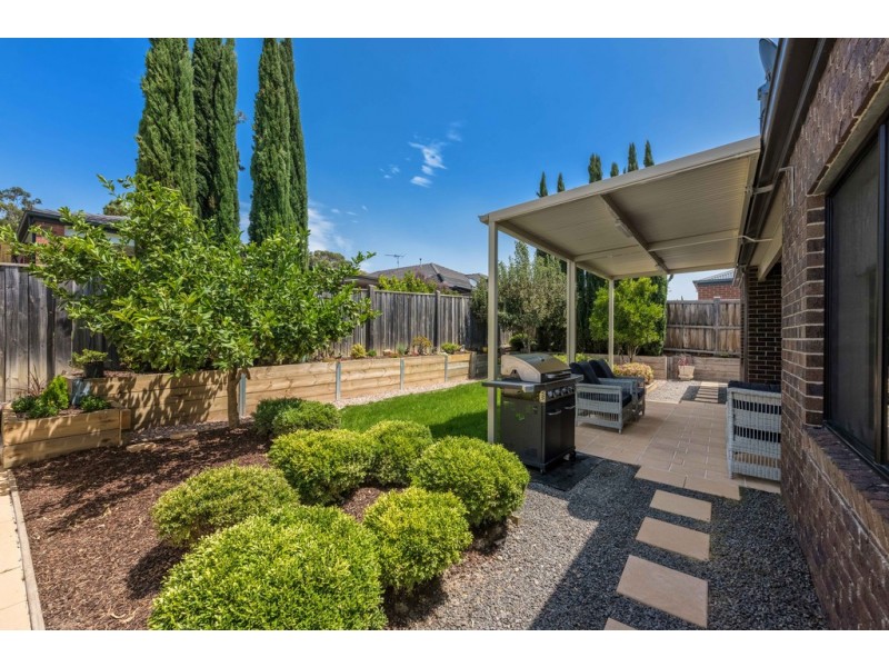 24 Cairn Drive, South Morang VIC 3752