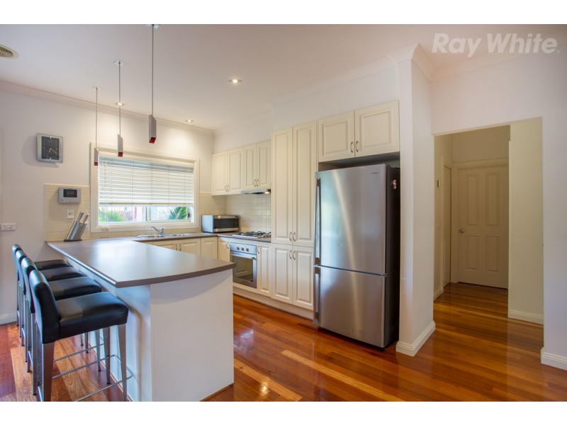 2 Aristocrat Terrace, South Morang VIC 3752