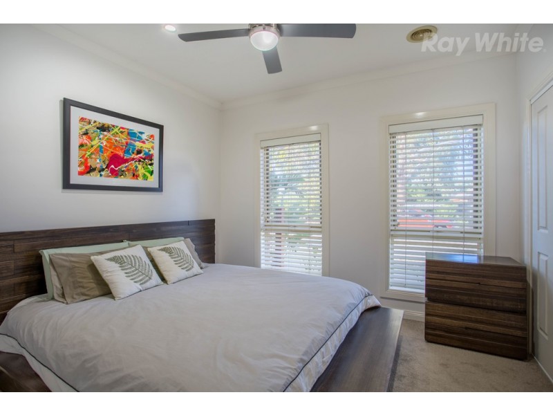 2 Aristocrat Terrace, South Morang VIC 3752