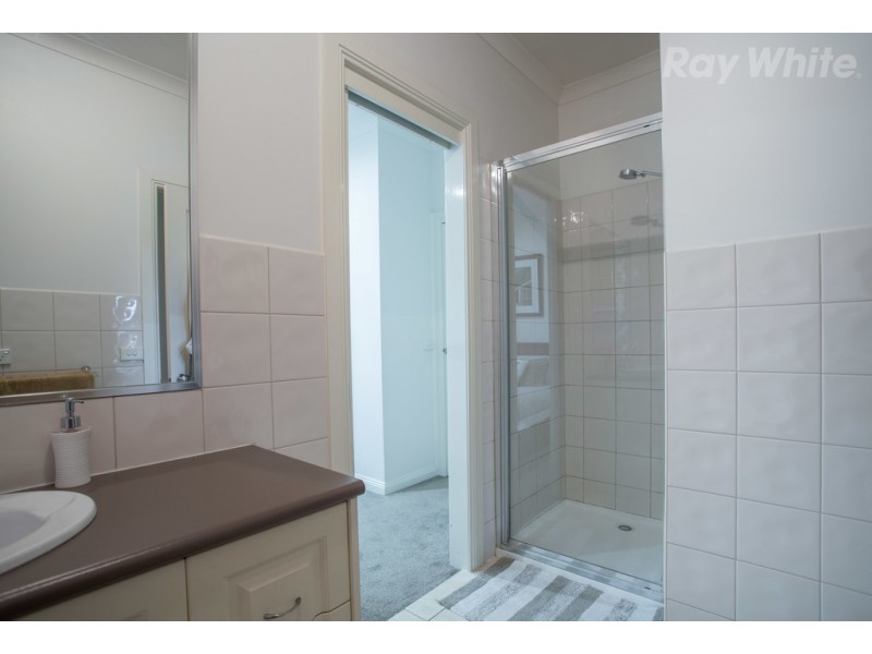 2 Aristocrat Terrace, South Morang VIC 3752