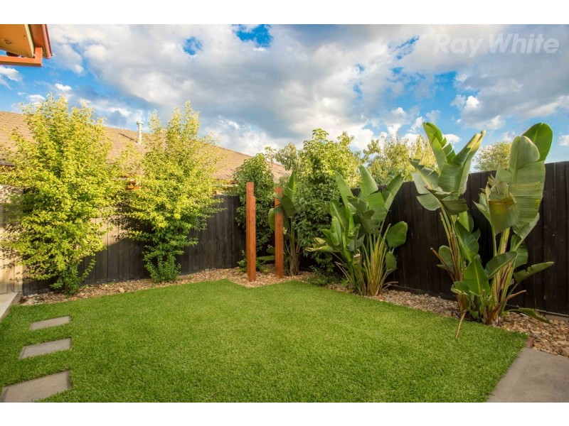 2 Aristocrat Terrace, South Morang VIC 3752