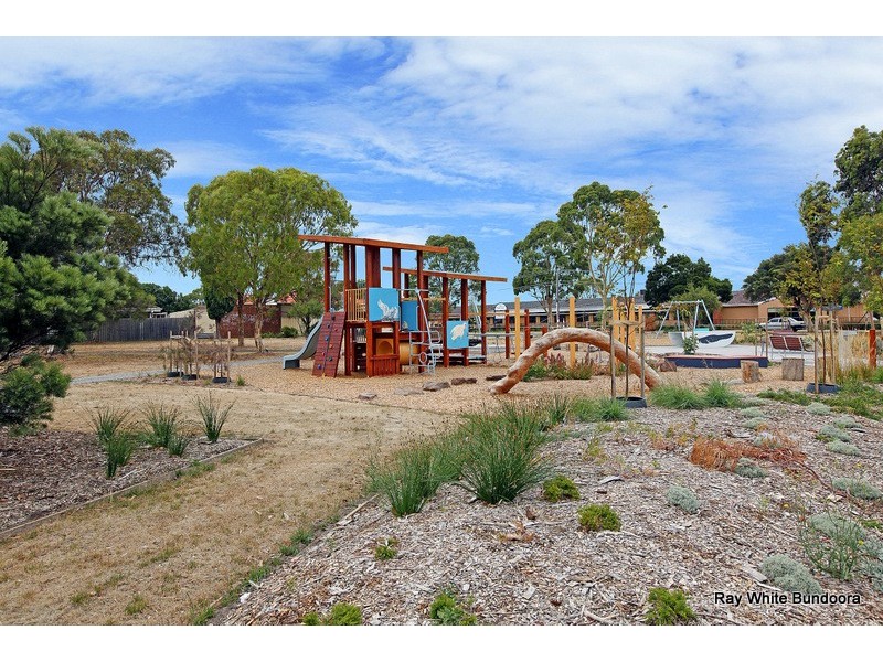 90 Dunne Street, Kingsbury VIC 3083