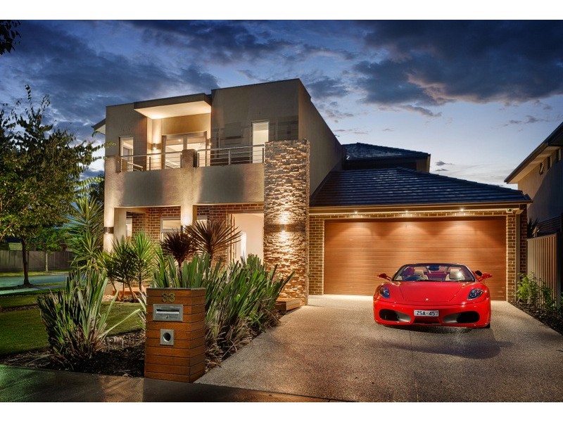 33 Hawkstowe Parade, South Morang VIC 3752