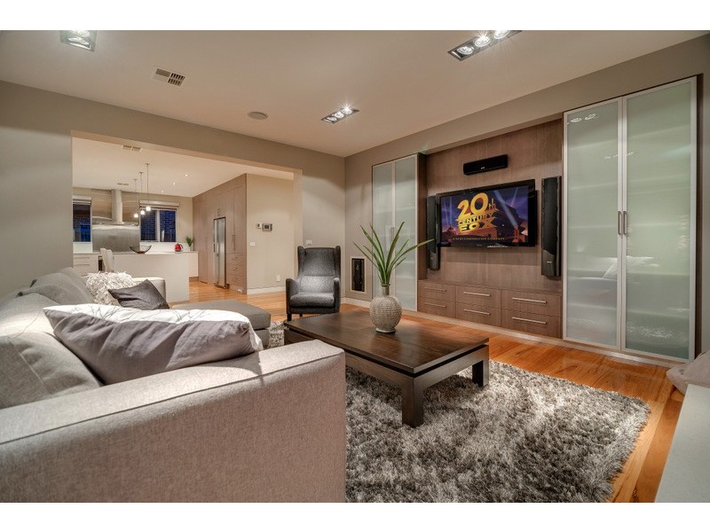 33 Hawkstowe Parade, South Morang VIC 3752