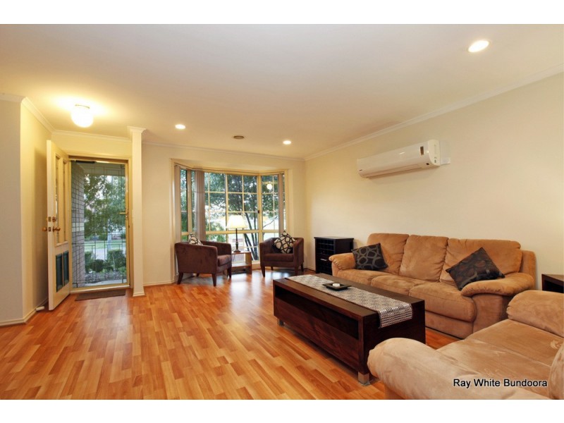 15 Bentley Way, Mill Park VIC 3082