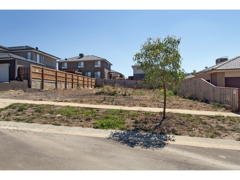 8 Highpoint Drive, South Morang VIC 3752