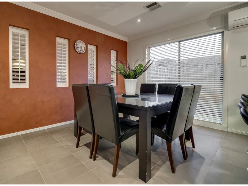 17 Thornholm Road, South Morang VIC 3752