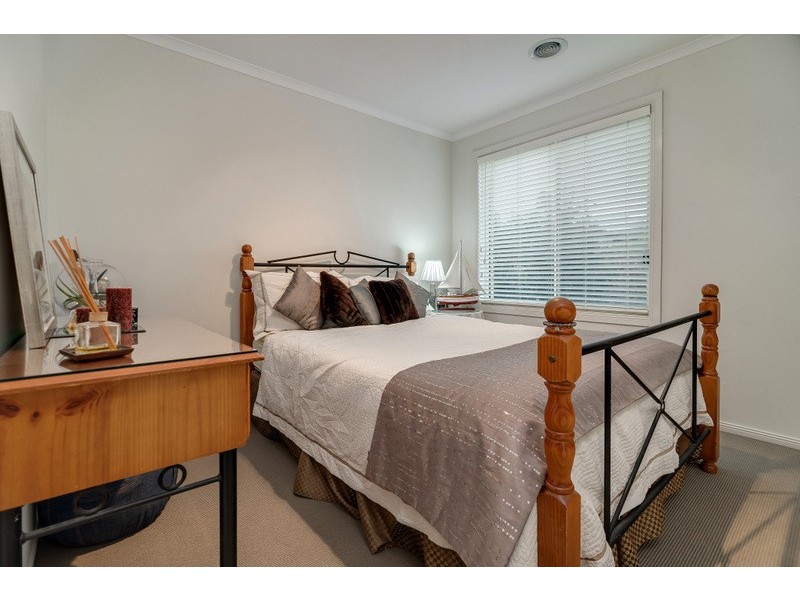 17 Thornholm Road, South Morang VIC 3752