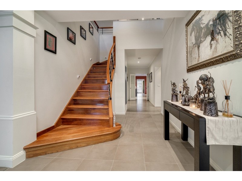 17 Thornholm Road, South Morang VIC 3752