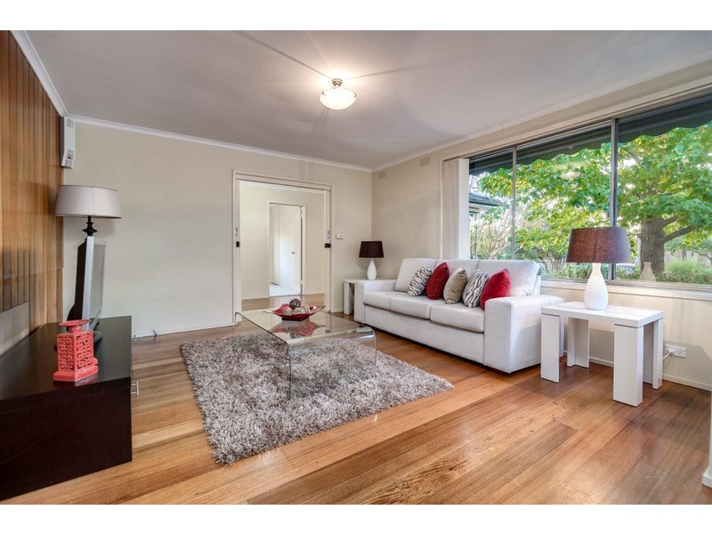 8 Athol Avenue, Bundoora VIC 3083