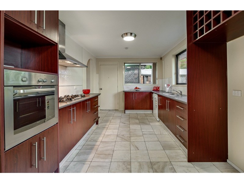 8 Athol Avenue, Bundoora VIC 3083