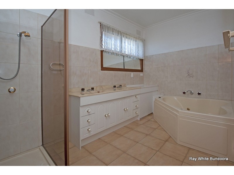 36 Taunton Drive, Bundoora VIC 3083