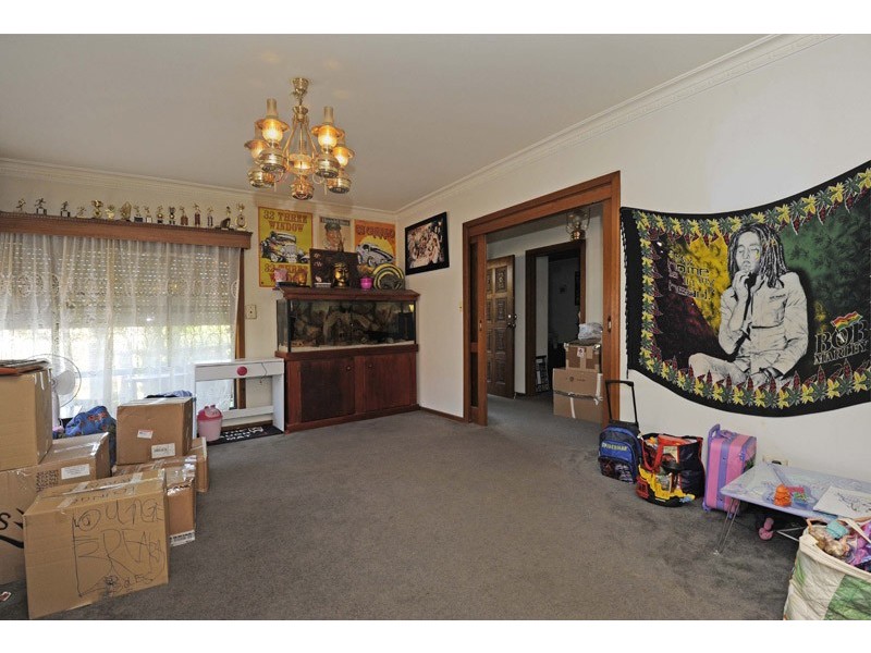 15 Carrington Boulevard, Thomastown VIC 3074