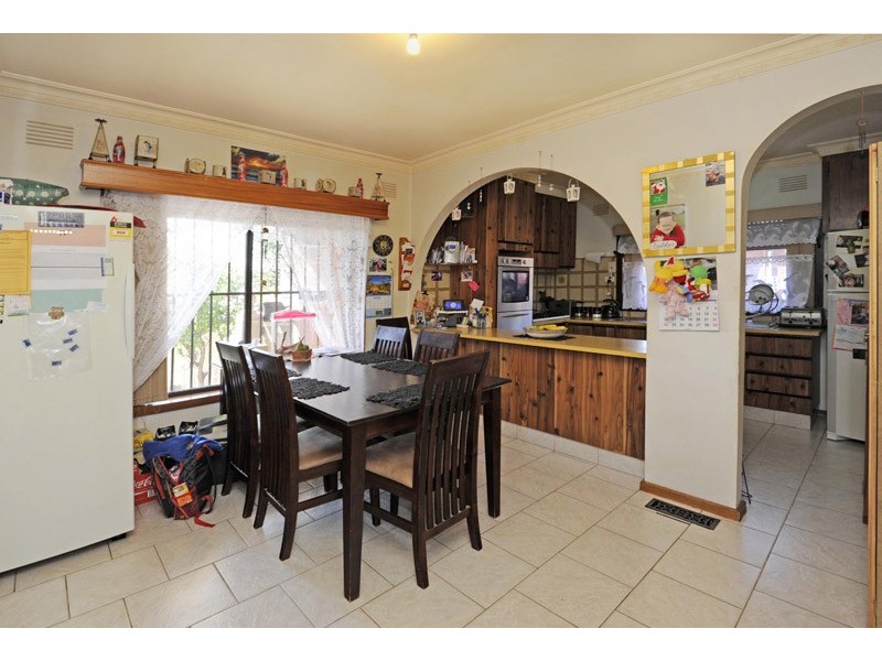 15 Carrington Boulevard, Thomastown VIC 3074