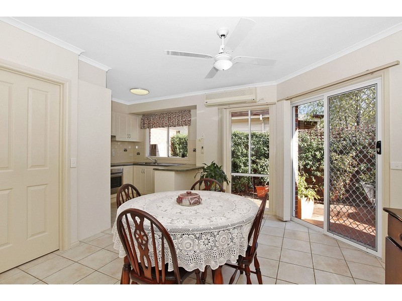 2/8 Herbert Street, Watsonia VIC 3087