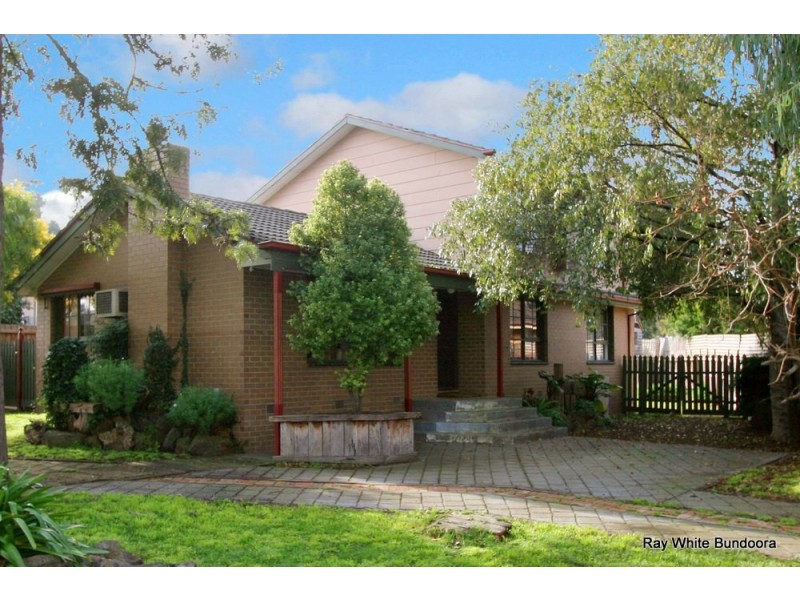 10 McGlynn Avenue, South Morang VIC 3752