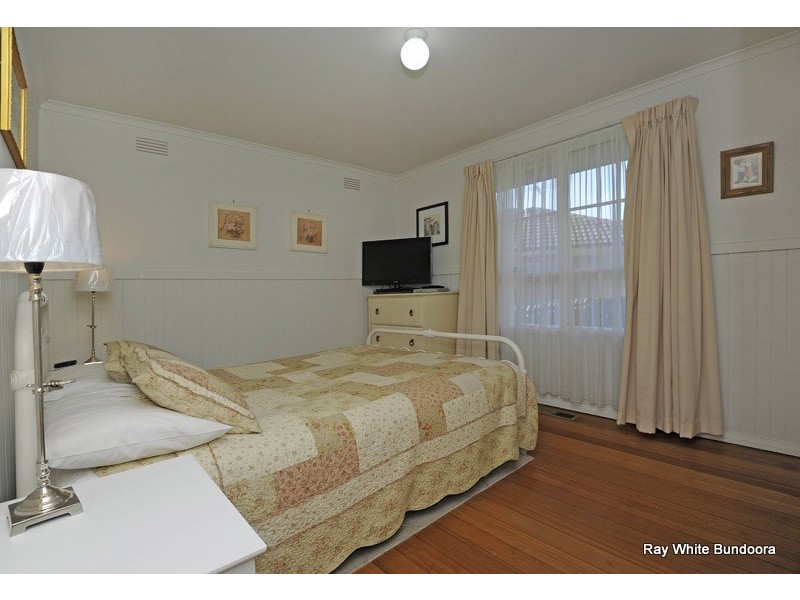 10 McGlynn Avenue, South Morang VIC 3752