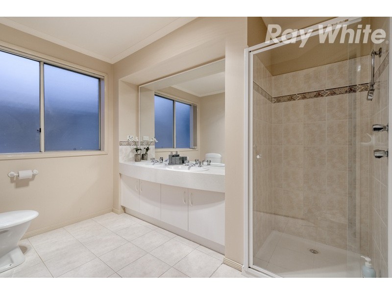 9 Shoalhaven Street, Bundoora VIC 3083