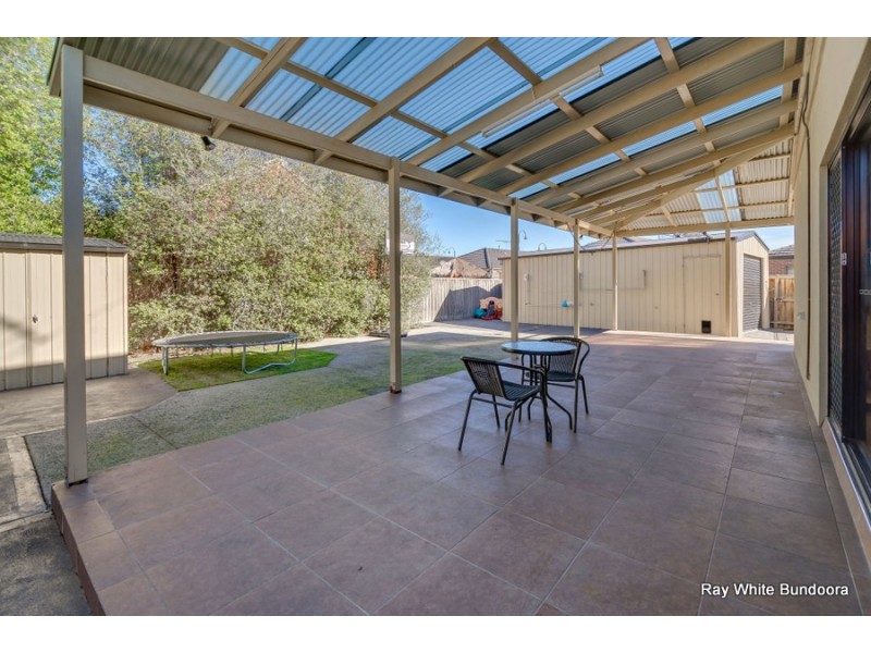13 Flowering Gum Grove, South Morang VIC 3752