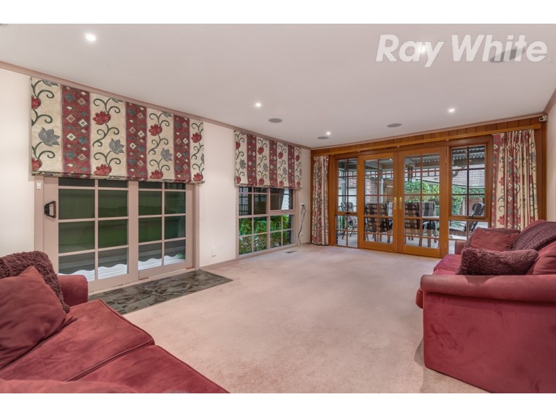 7 Leichardt Court, Mill Park VIC 3082