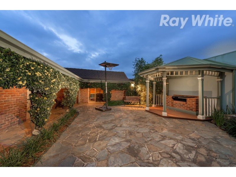 7 Leichardt Court, Mill Park VIC 3082