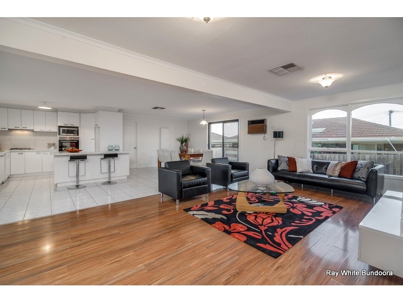 16 Lennox Crescent, Bundoora VIC 3083