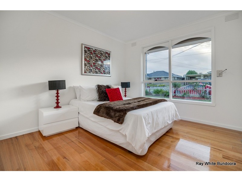 16 Lennox Crescent, Bundoora VIC 3083
