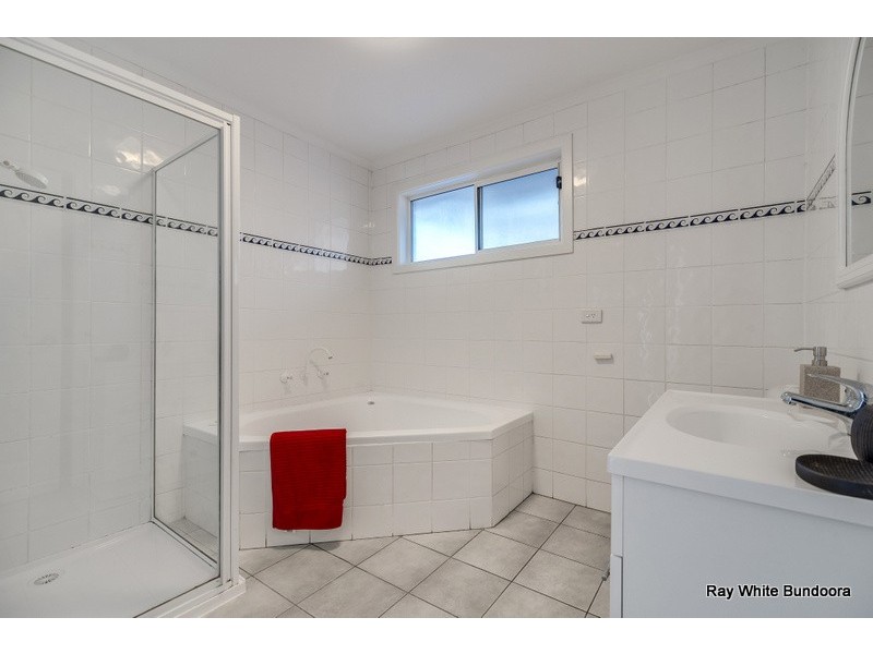 16 Lennox Crescent, Bundoora VIC 3083