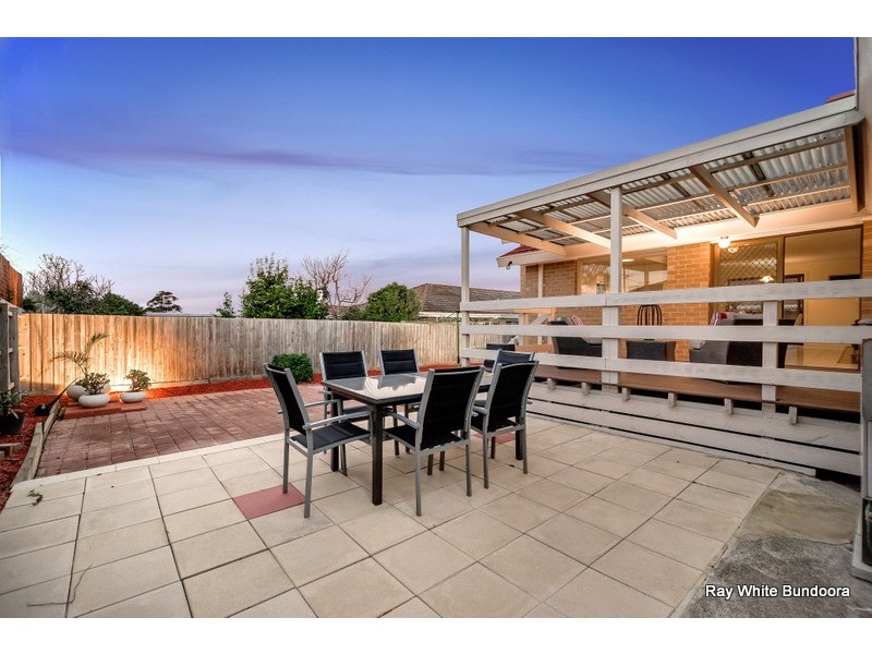 16 Lennox Crescent, Bundoora VIC 3083