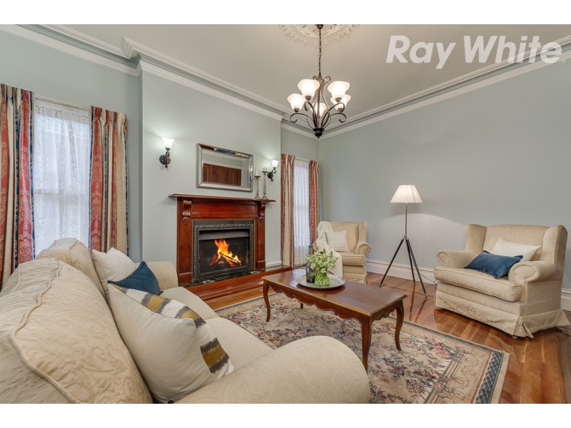 18 Snake Gully Drive, Bundoora VIC 3083